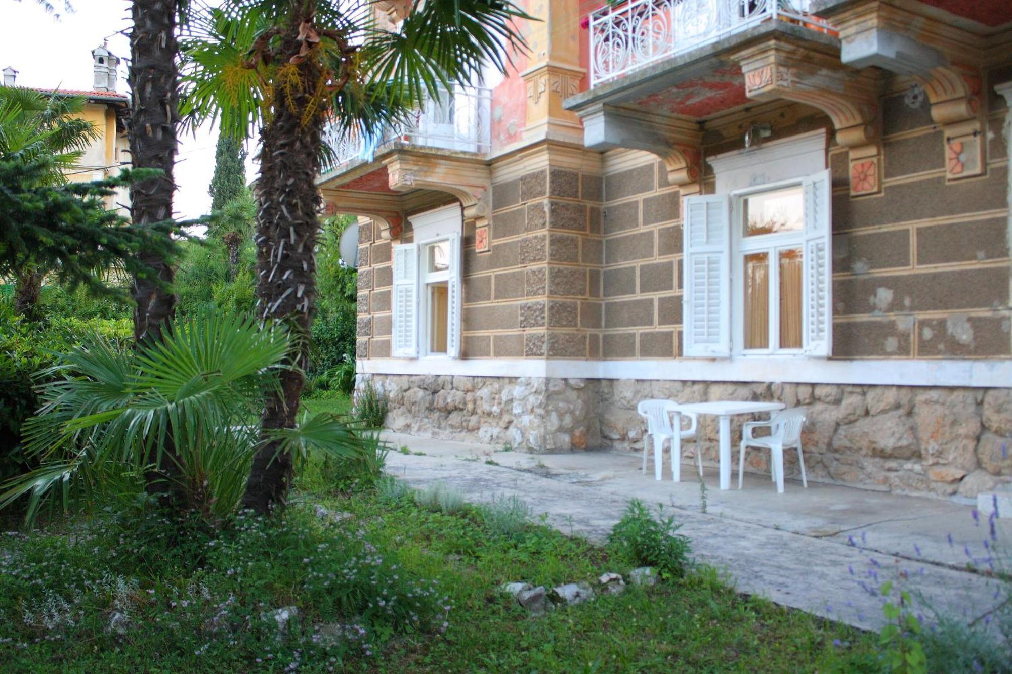 Apartments Rezine Lovran Exterior foto